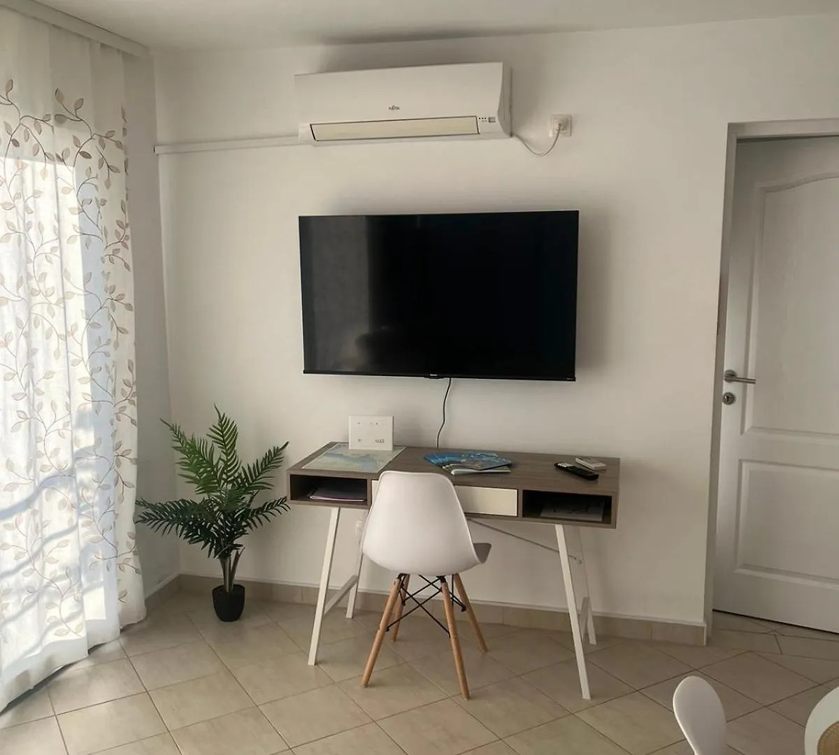 Apartment Tihana Cres 0*,