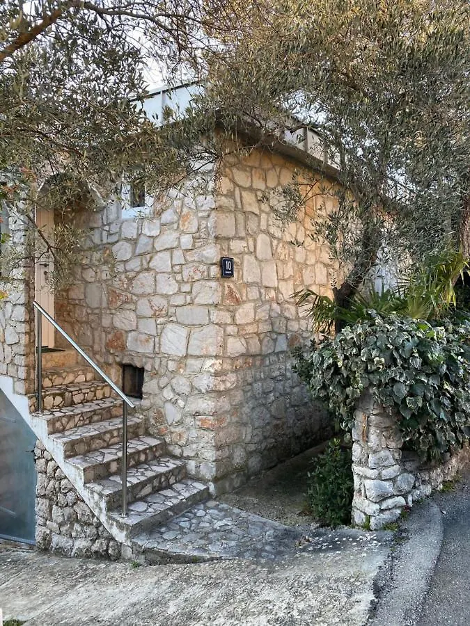 Apartment Tihana Cres 0*,  Croatia
